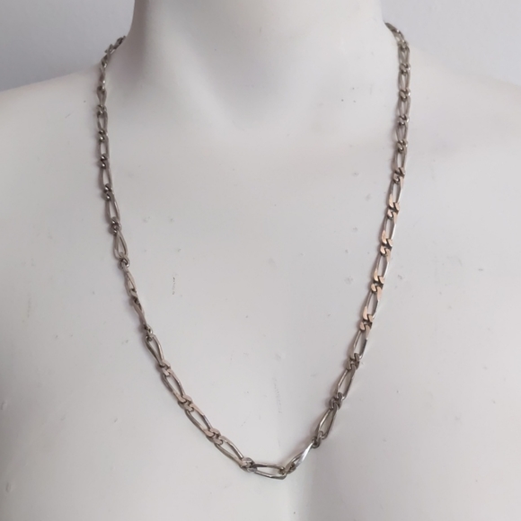 24" stainless figero link chain